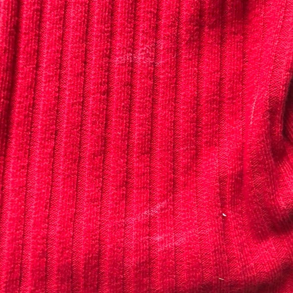 Red tank top - Picture 3 of 3